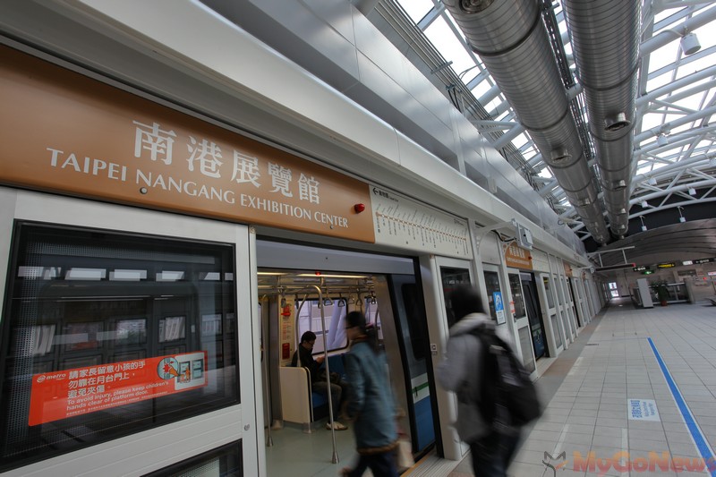 捷運南港線東延段南港展覽館站邁向完工通車